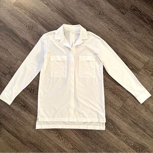 Lucy polyester spandex button down